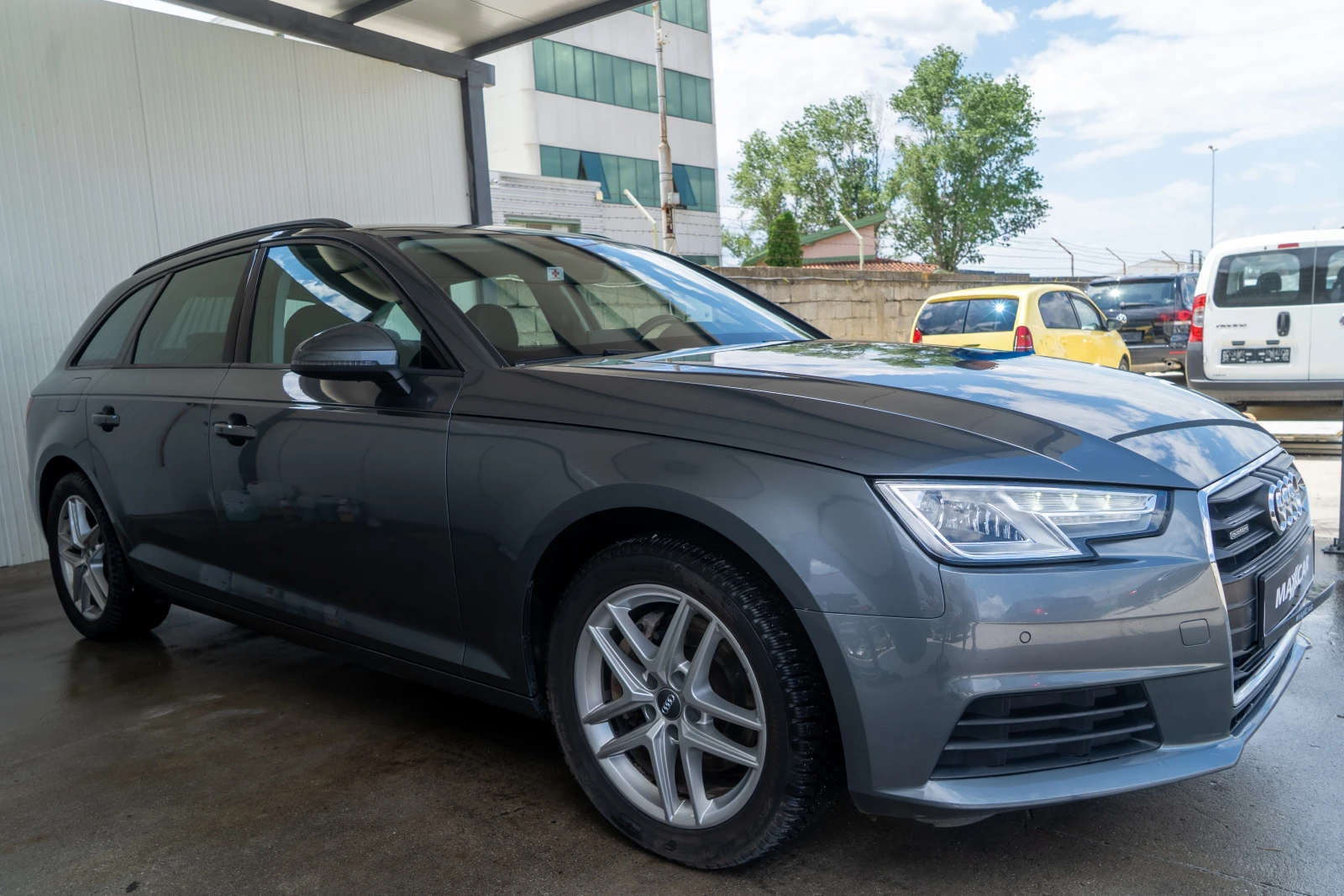 Audi A4 AVANT = QUATTRO = 2.0TDI = 190HP = TOP = ЛИЗИНГ, снимка 3 - Автомобили и джипове - 55292164
