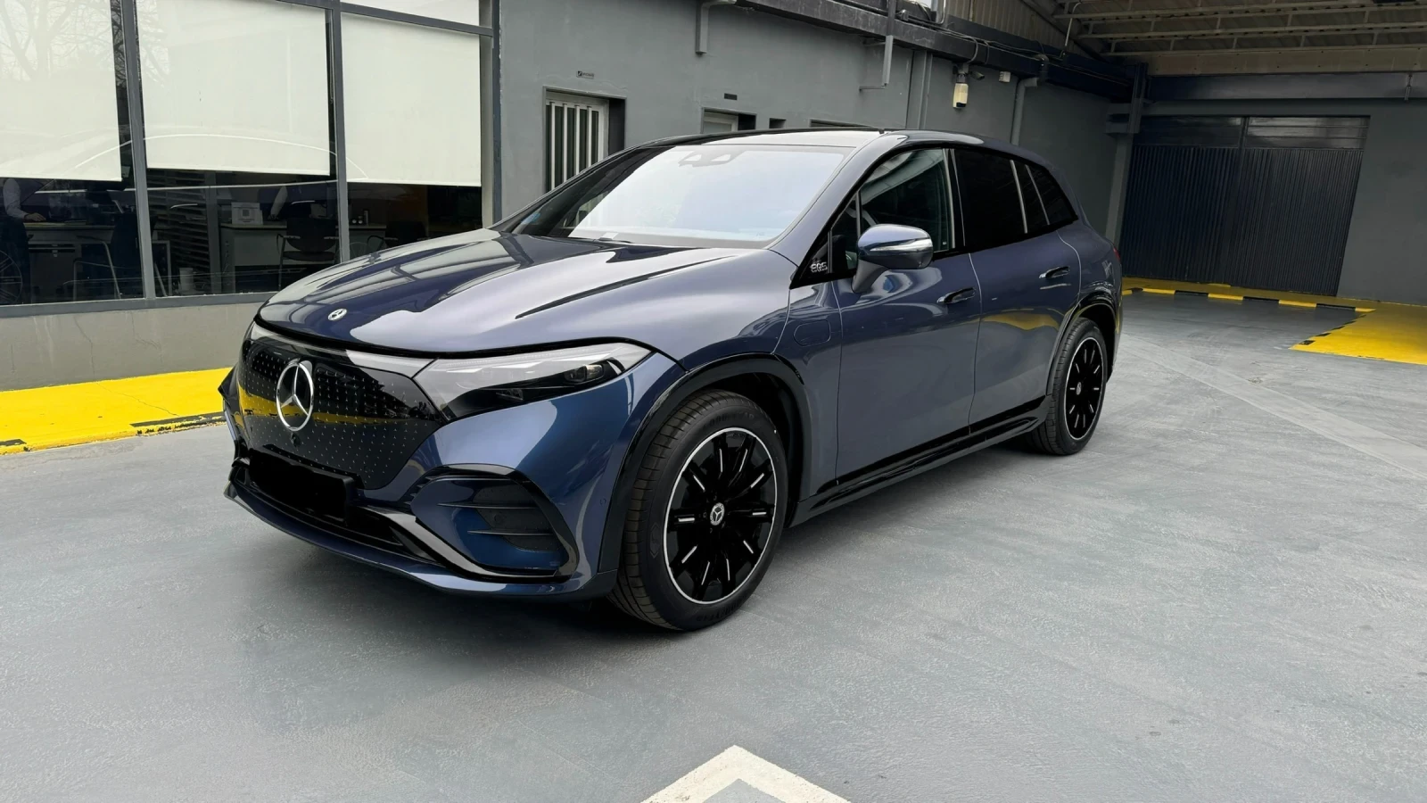 Mercedes-Benz EQS SUV 450 4-MATIC, снимка 2 - Автомобили и джипове - 55326193