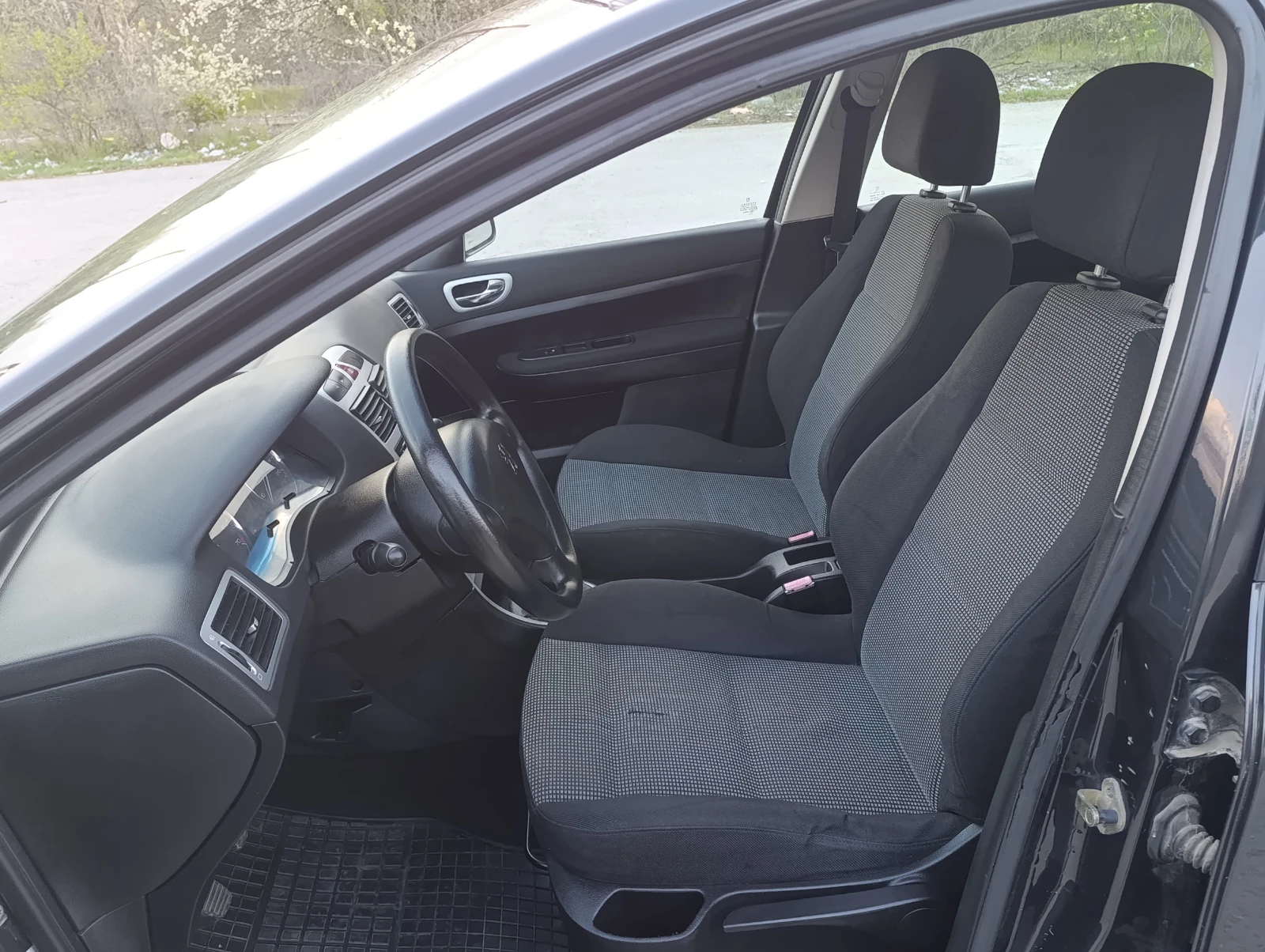 Peugeot 307 1.6i, снимка 7 - Автомобили и джипове - 55352731