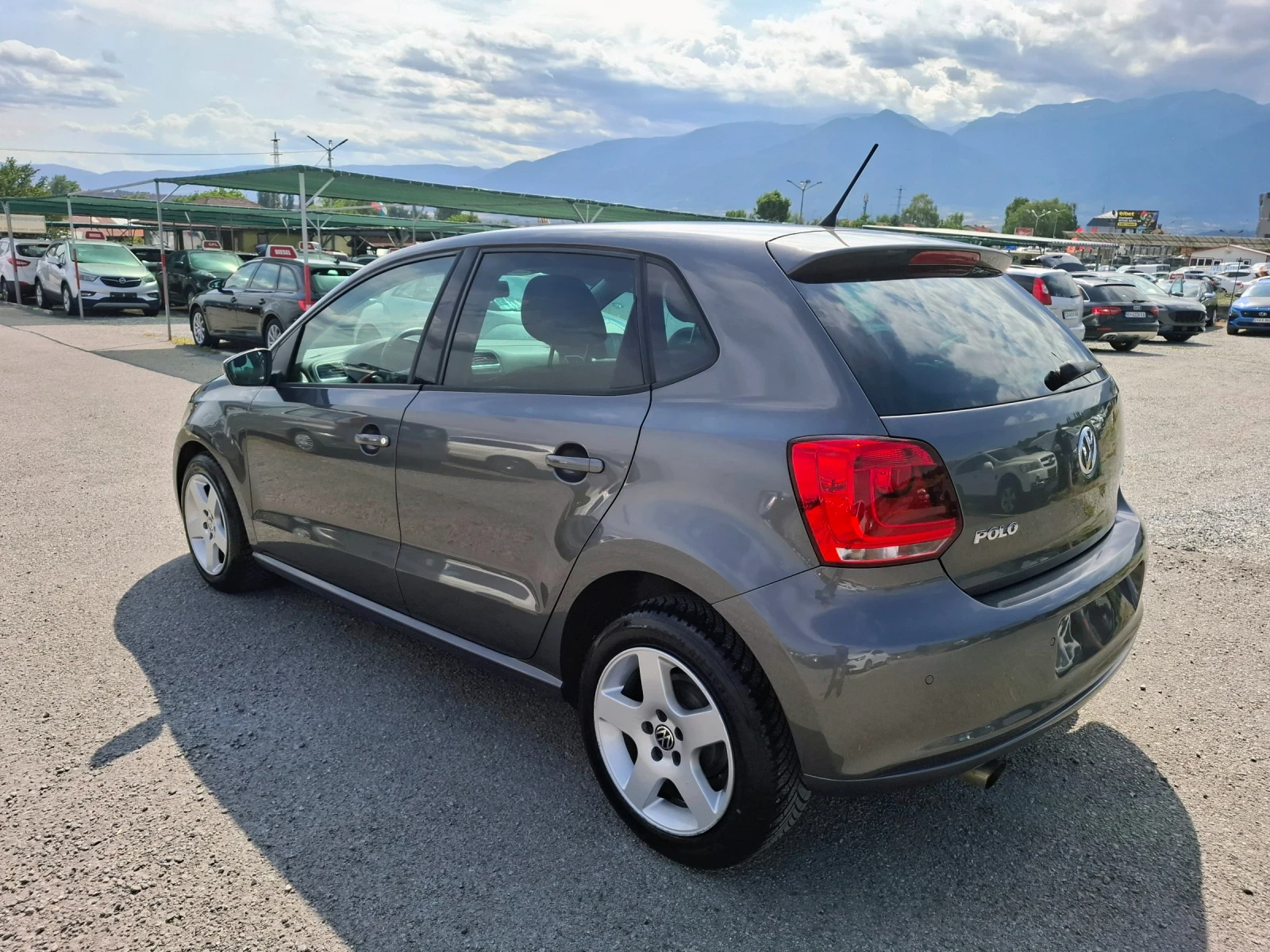 VW Polo 1, 4 бензин-Автоматик, снимка 5 - Автомобили и джипове - 55402159