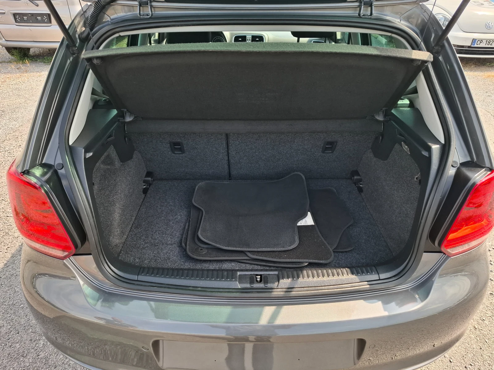 VW Polo 1, 4 бензин-Автоматик, снимка 12 - Автомобили и джипове - 55402159