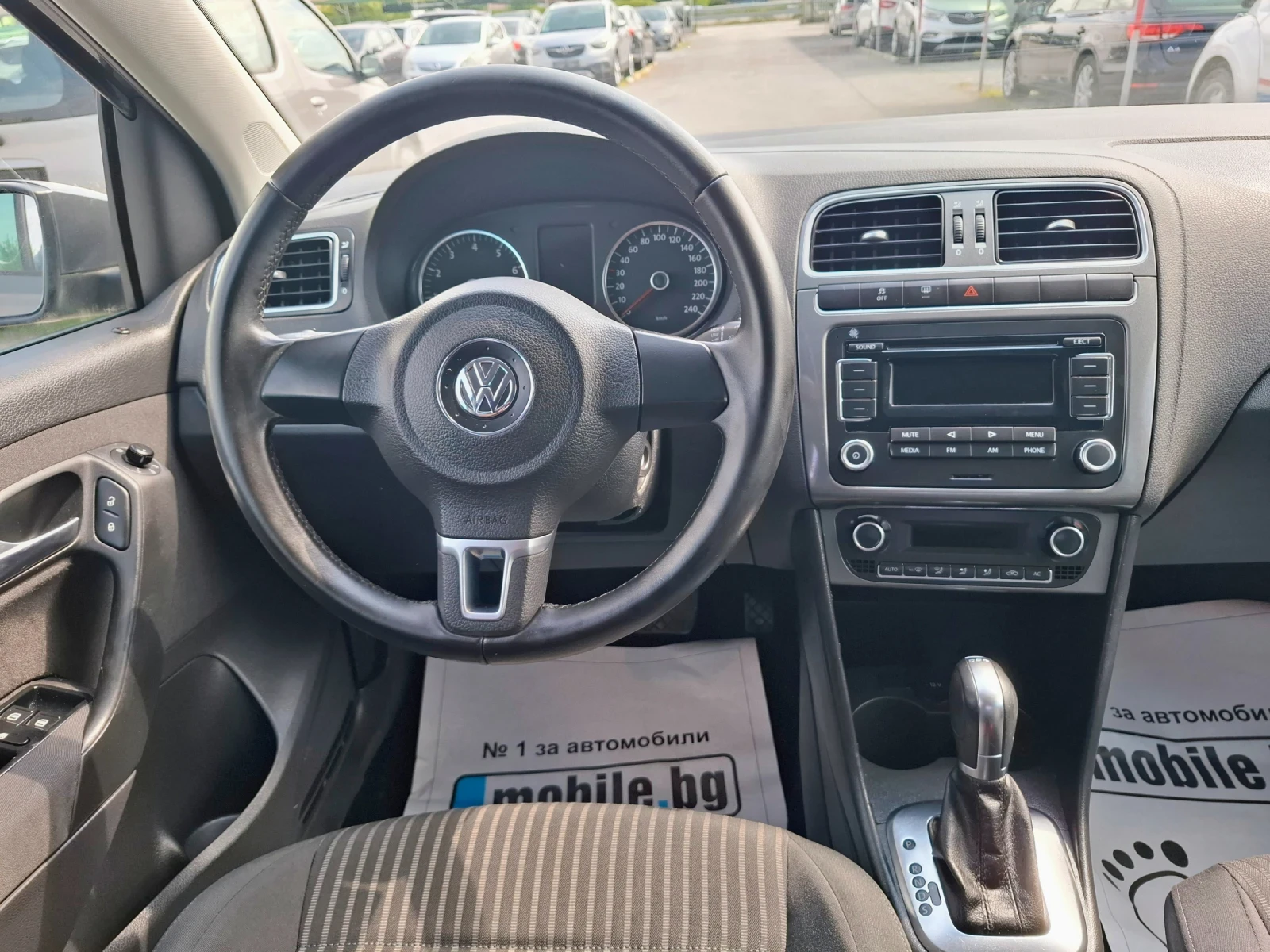 VW Polo 1, 4 бензин-Автоматик, снимка 10 - Автомобили и джипове - 55402159
