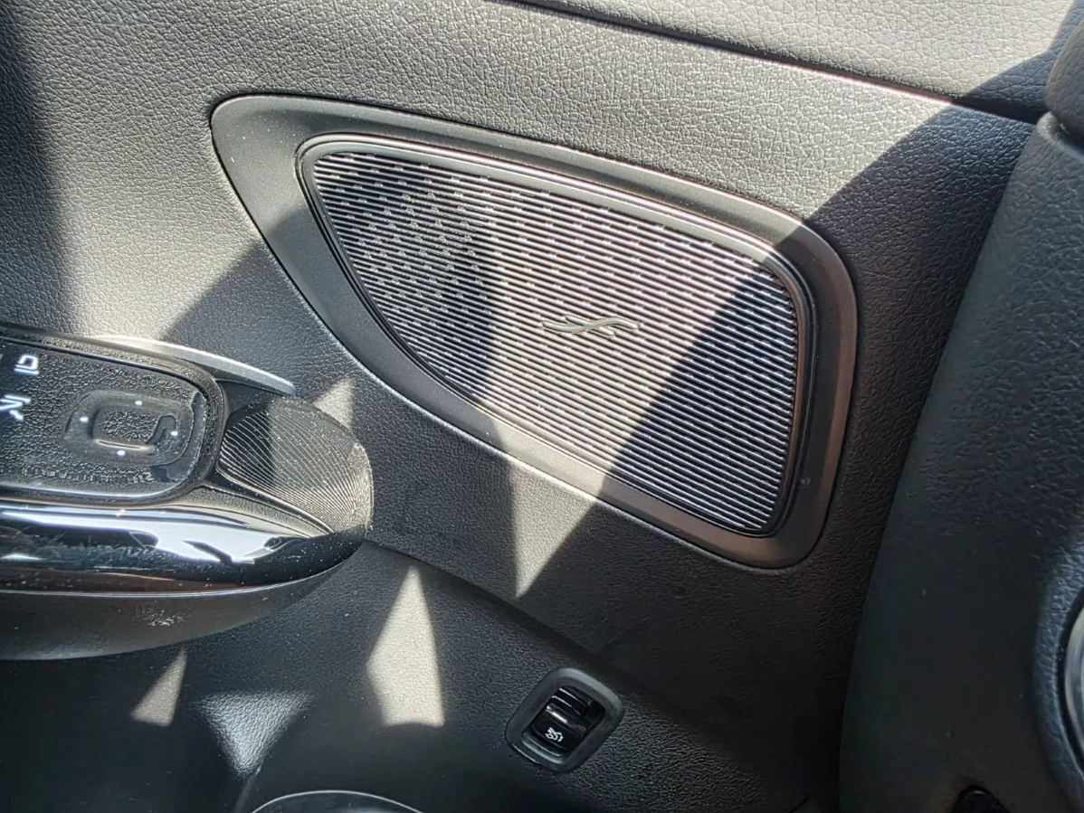 Mercedes-Benz C 200 2.0 163кс, Mild Hybrid, Подгрев, Камера, Амбиент, снимка 14 - Автомобили и джипове - 55600376