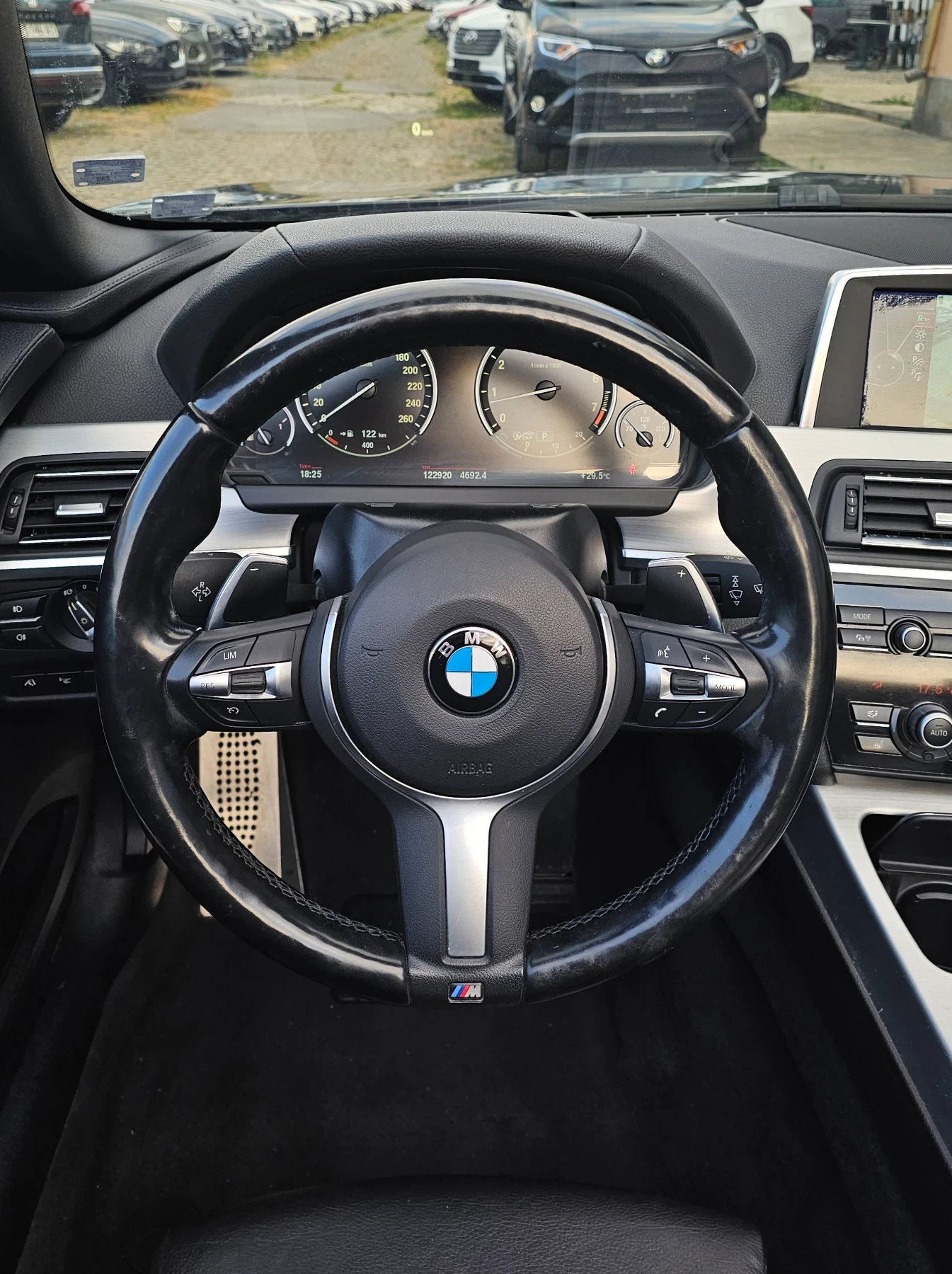 BMW 640 i Cabrio M-Sport Facelift SoftClose HUD Keyless, снимка 10 - Автомобили и джипове - 55616434