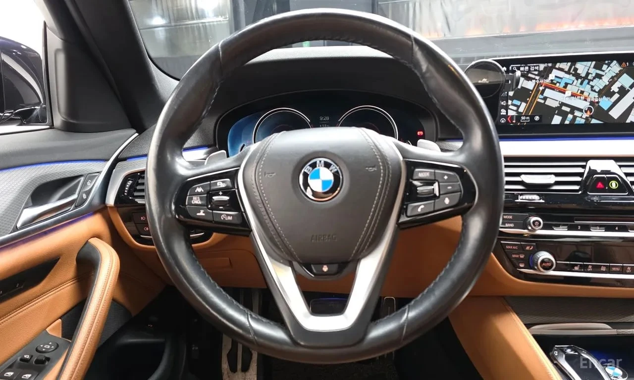 BMW 520 * 520d M Sport package * ЦЕНА ДО БГ, снимка 13 - Автомобили и джипове - 55963436
