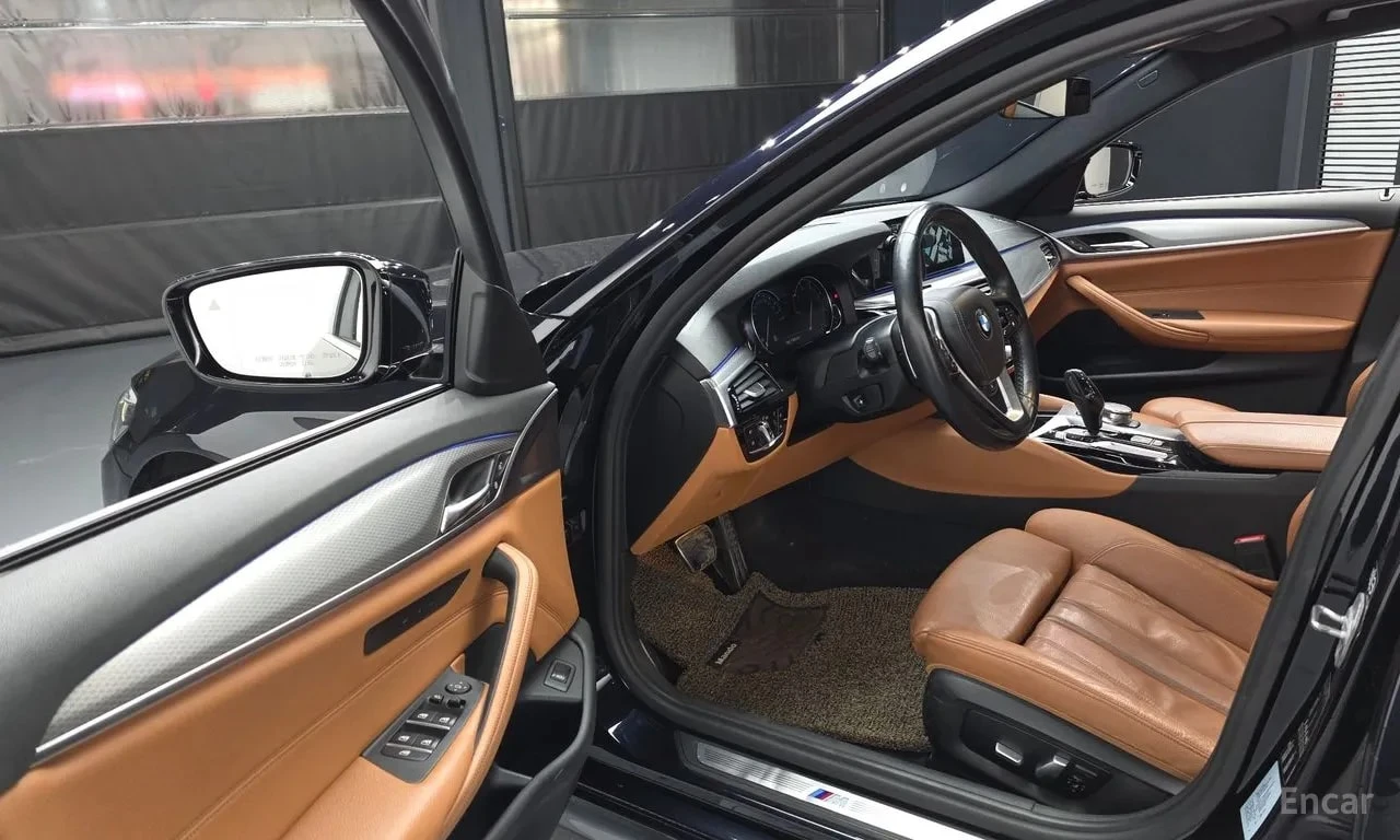 BMW 520 * 520d M Sport package * ЦЕНА ДО БГ, снимка 10 - Автомобили и джипове - 55963436