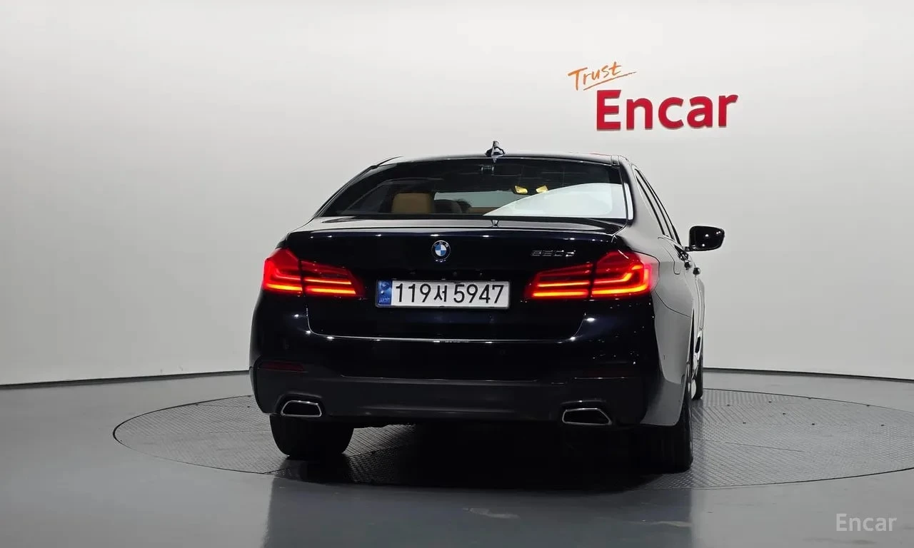 BMW 520 * 520d M Sport package * ЦЕНА ДО БГ, снимка 4 - Автомобили и джипове - 55963436