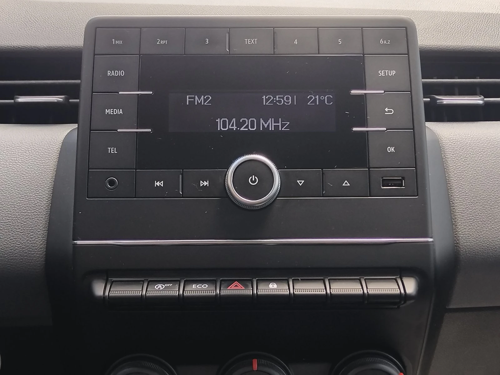 Renault Clio 1.0Tce/ 90к.с./Life/Капариран!, снимка 16 - Автомобили и джипове - 56180296