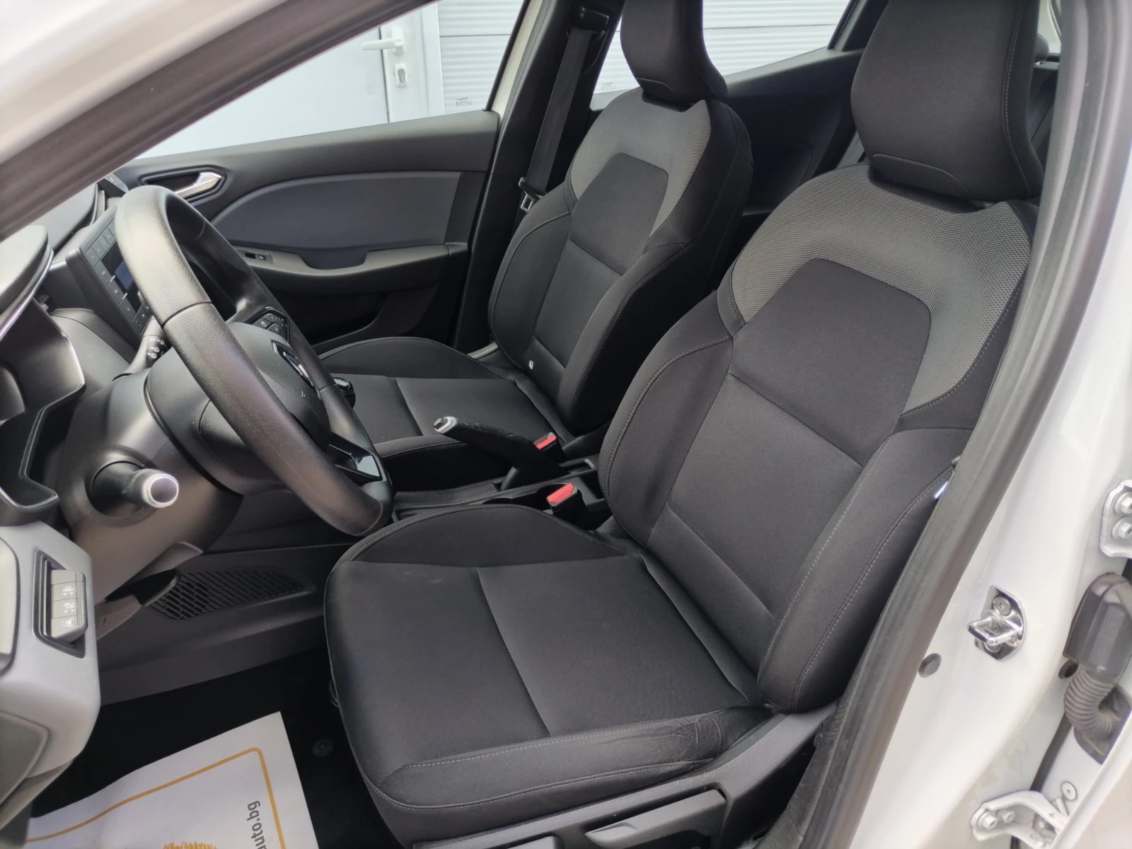 Renault Clio 1.0Tce/ 90к.с./Life/Капариран!, снимка 11 - Автомобили и джипове - 56180296