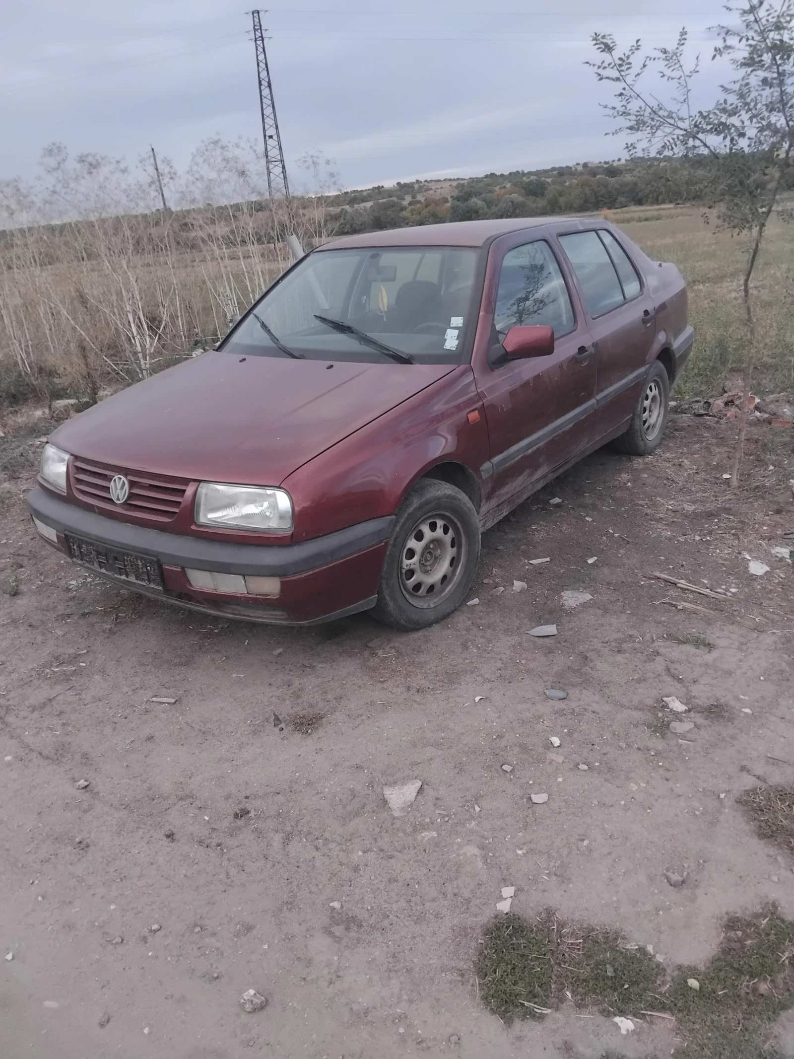 VW Vento, снимка 2 - Автомобили и джипове - 56453619
