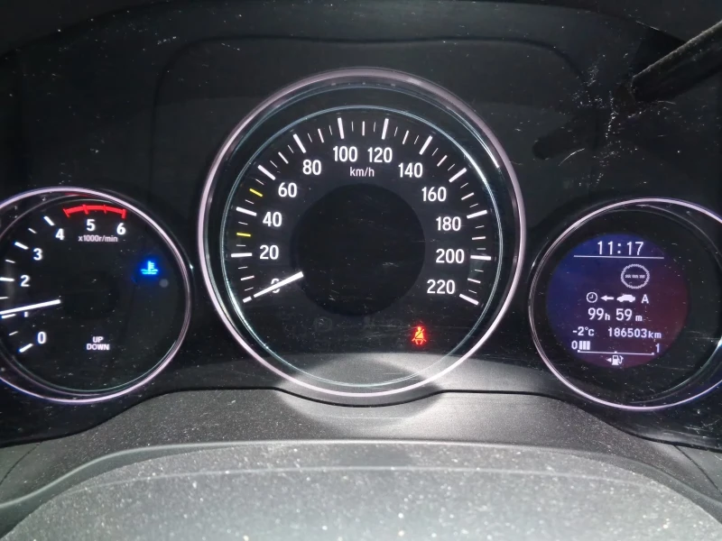 Honda Hr-v  1.6 i-DTEC Elegance 120ps DK, снимка 11 - Автомобили и джипове - 53529742