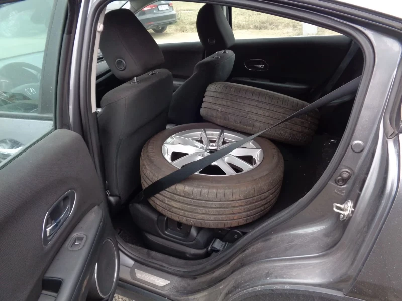 Honda Hr-v  1.6 i-DTEC Elegance 120ps DK, снимка 7 - Автомобили и джипове - 53529742