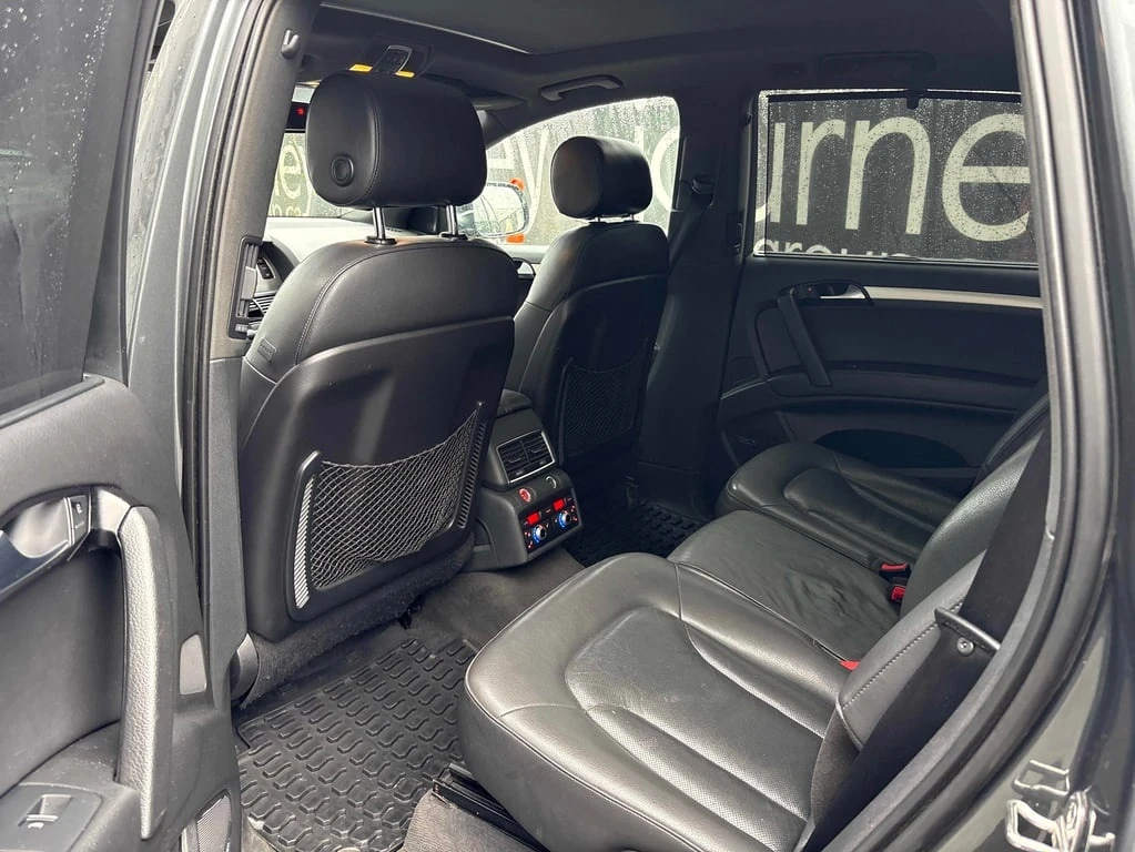 Audi Q7 * 3.0L Sport * CARFAX * ЦЕНА ДО БГ - изображение 10