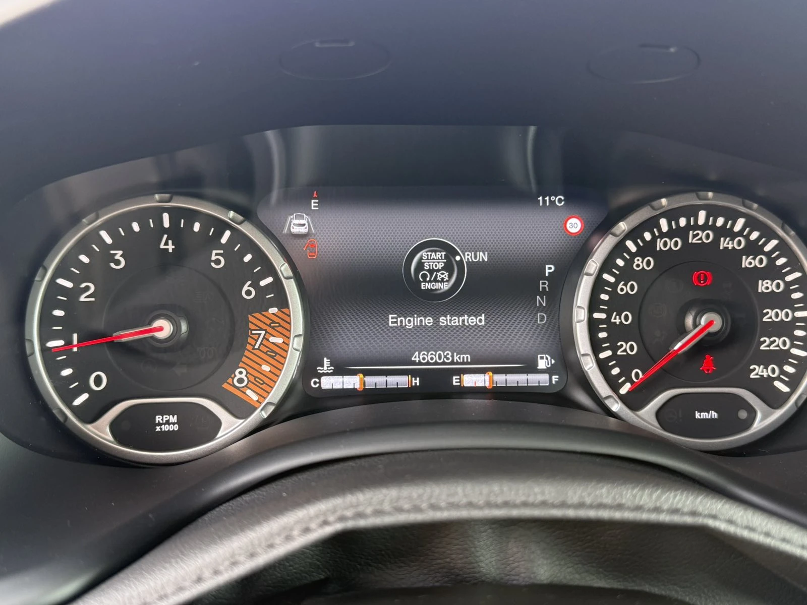 Jeep Renegade Limited, снимка 9 - Автомобили и джипове - 53833987