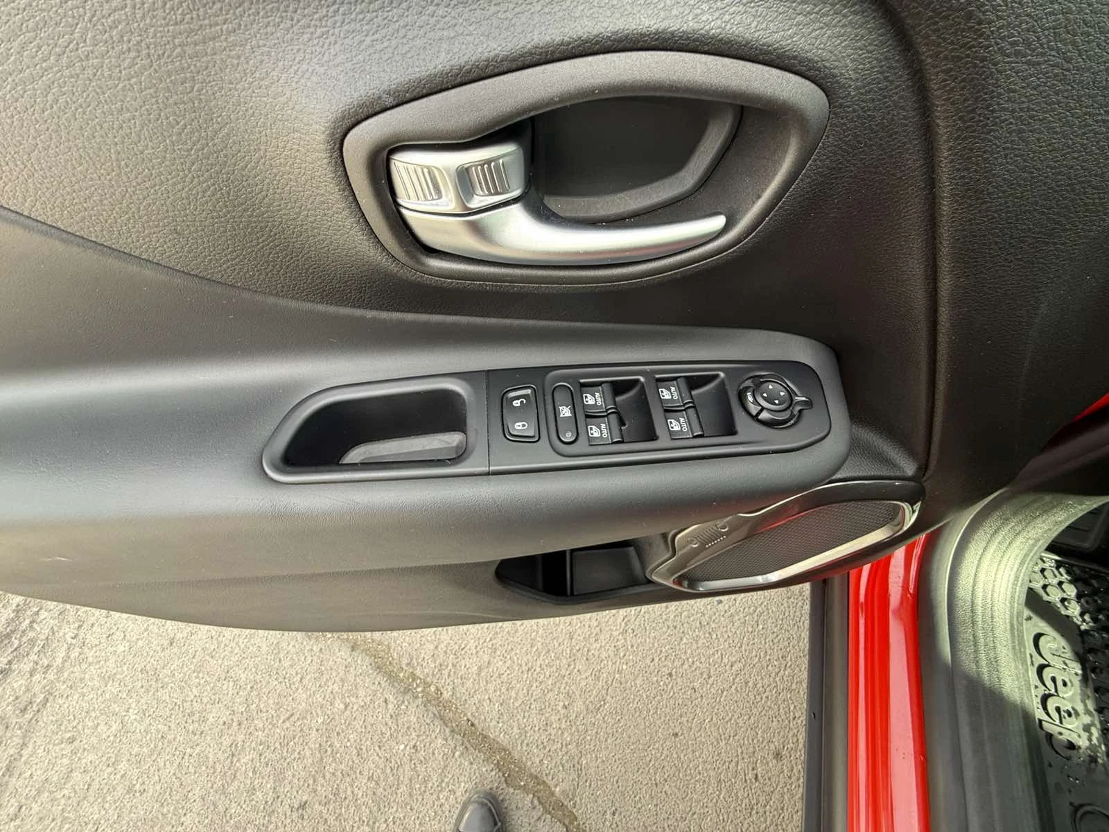 Jeep Renegade Limited, снимка 11 - Автомобили и джипове - 53833987