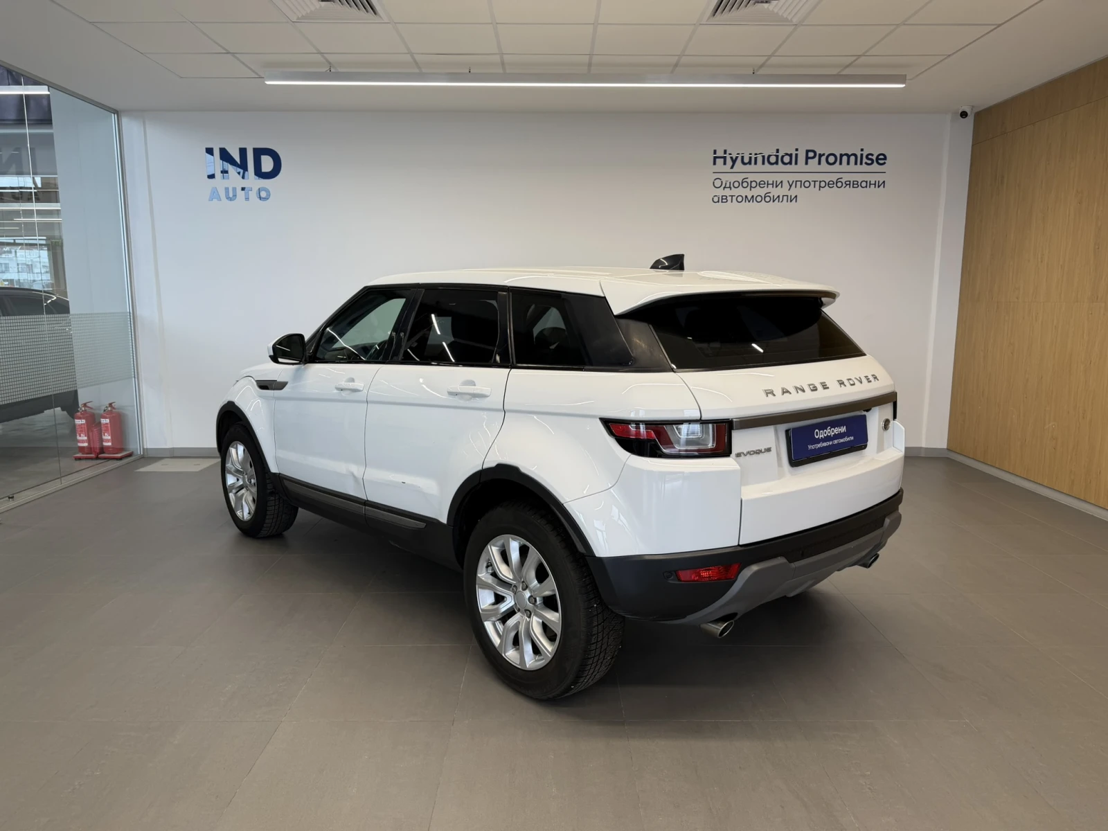 Land Rover Range Rover Evoque SE DYNAMIC AWD, снимка 3 - Автомобили и джипове - 54312386