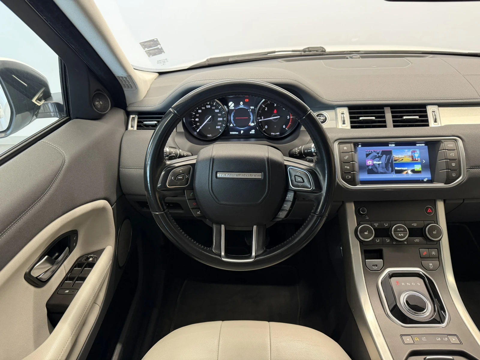 Land Rover Range Rover Evoque SE DYNAMIC AWD, снимка 11 - Автомобили и джипове - 54312386