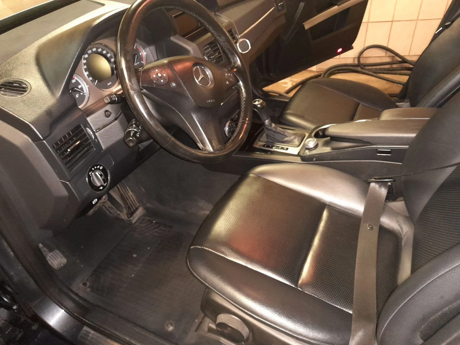 Mercedes-Benz GLK, снимка 9 - Автомобили и джипове - 54646064