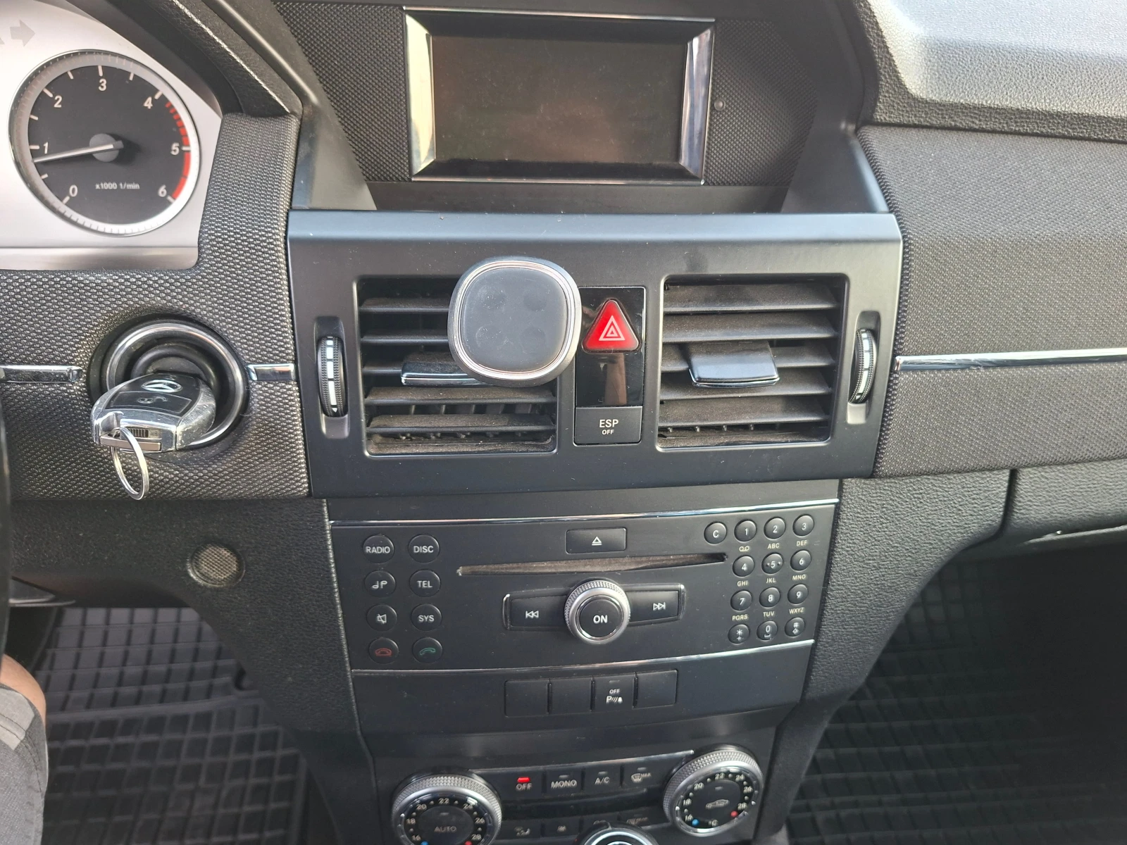 Mercedes-Benz GLK, снимка 8 - Автомобили и джипове - 55657940