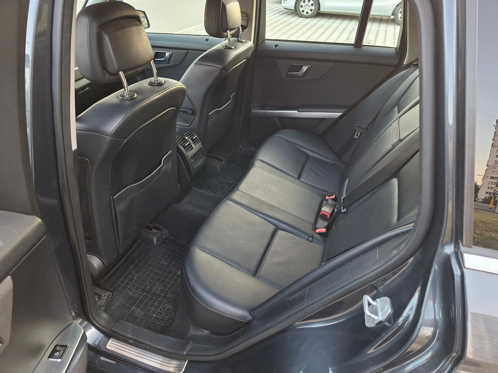 Mercedes-Benz GLK, снимка 10 - Автомобили и джипове - 55657940