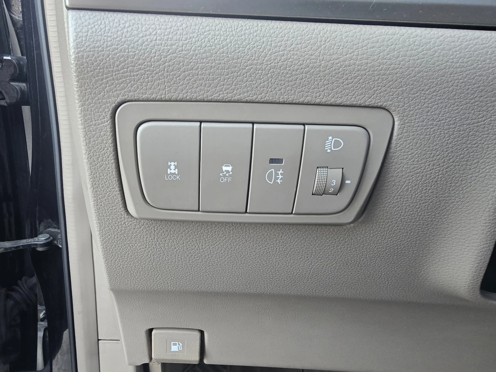 SsangYong Korando 2.0XDi-4x4, снимка 15 - Автомобили и джипове - 54695515
