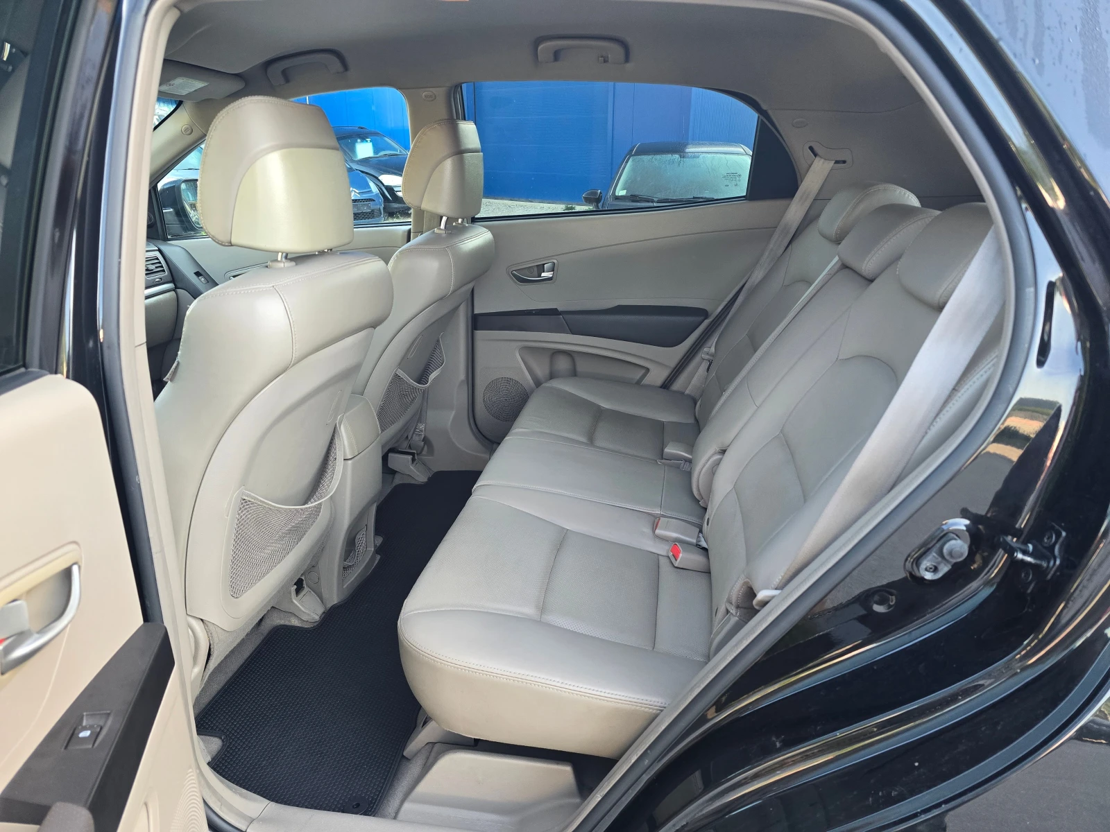SsangYong Korando 2.0XDi-4x4, снимка 13 - Автомобили и джипове - 54695515
