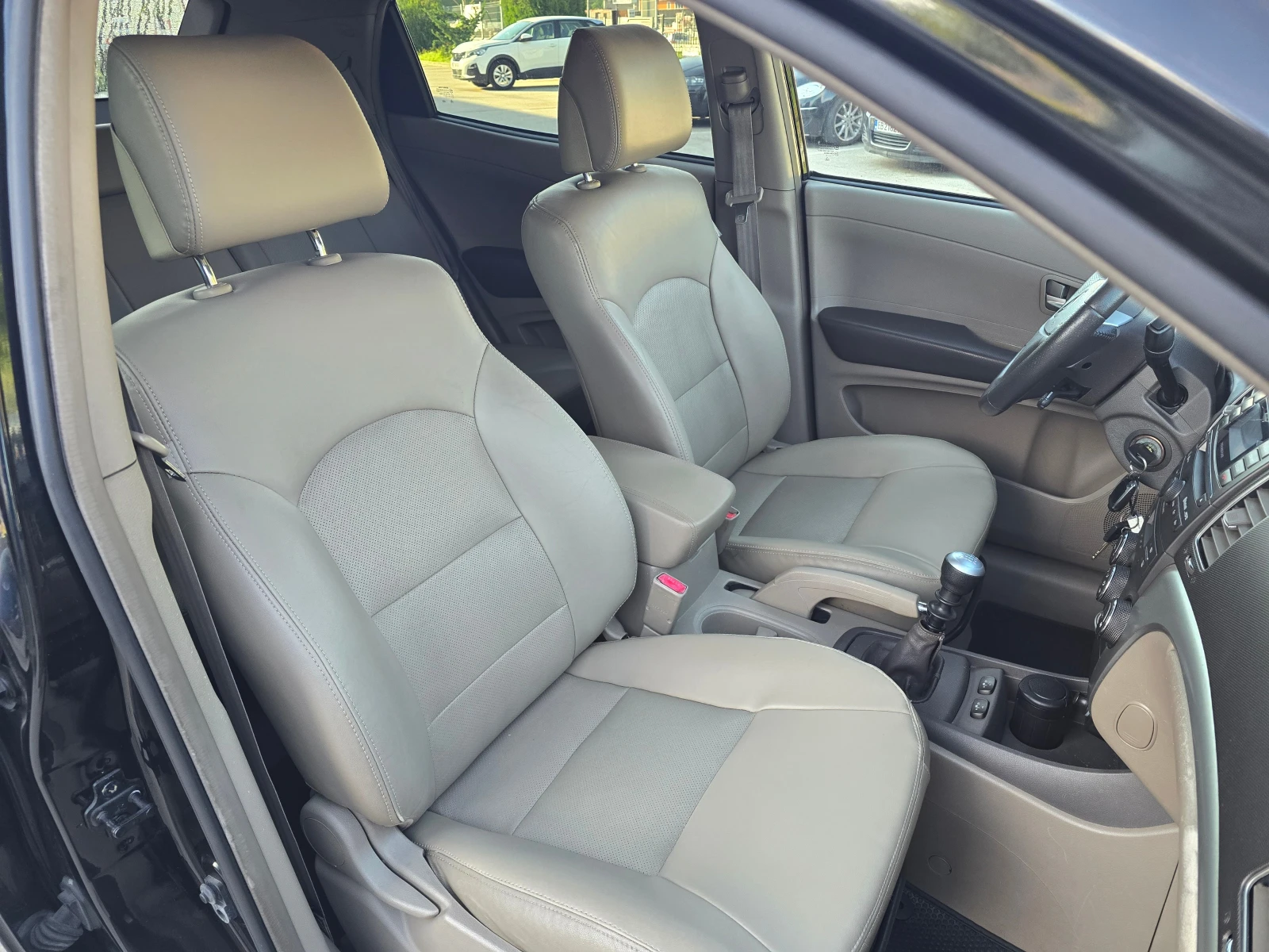 SsangYong Korando 2.0XDi-4x4, снимка 10 - Автомобили и джипове - 54695515