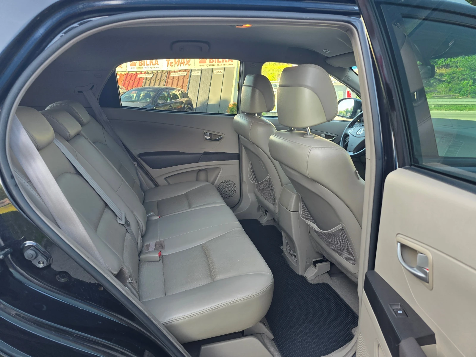 SsangYong Korando 2.0XDi-4x4, снимка 11 - Автомобили и джипове - 54695515