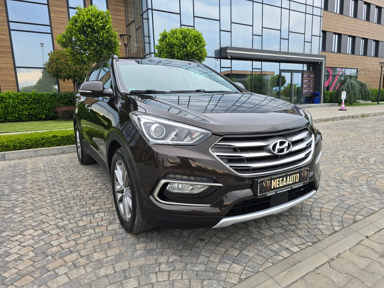 Hyundai Santa fe 2.2CRDi 4WD Facelift.Keyless.Distronic.FULL, снимка 3 - Автомобили и джипове - 54877257