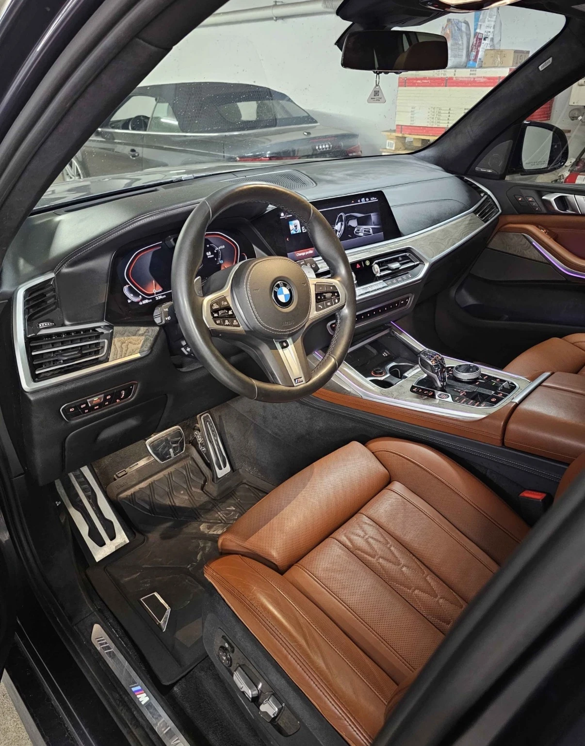 BMW X7 40I | M SPORT | LASER | CRYSTAL | INDIVIDUAL | HUD, снимка 9 - Автомобили и джипове - 55508870
