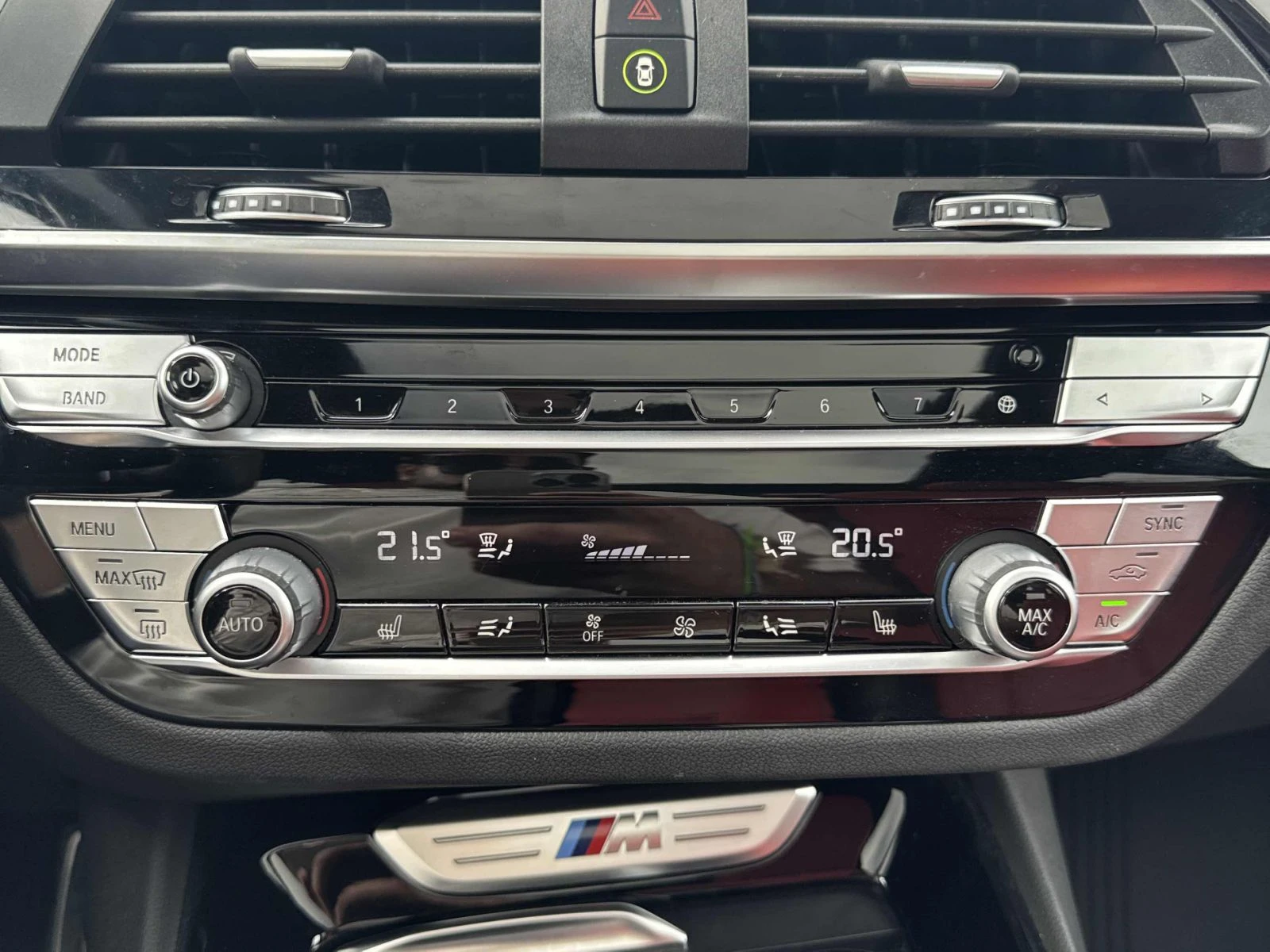 BMW X3 M-pack* 360* Harman/Kardon* HUD, снимка 13 - Автомобили и джипове - 56203584
