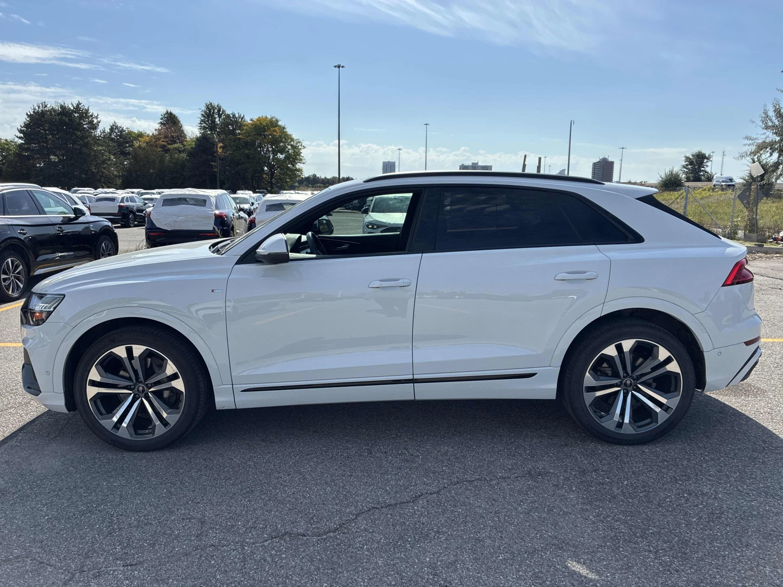 Audi Q8 Technik / 360 / Dis / HUD / B&O / Лизинг, снимка 2 - Автомобили и джипове - 56523745