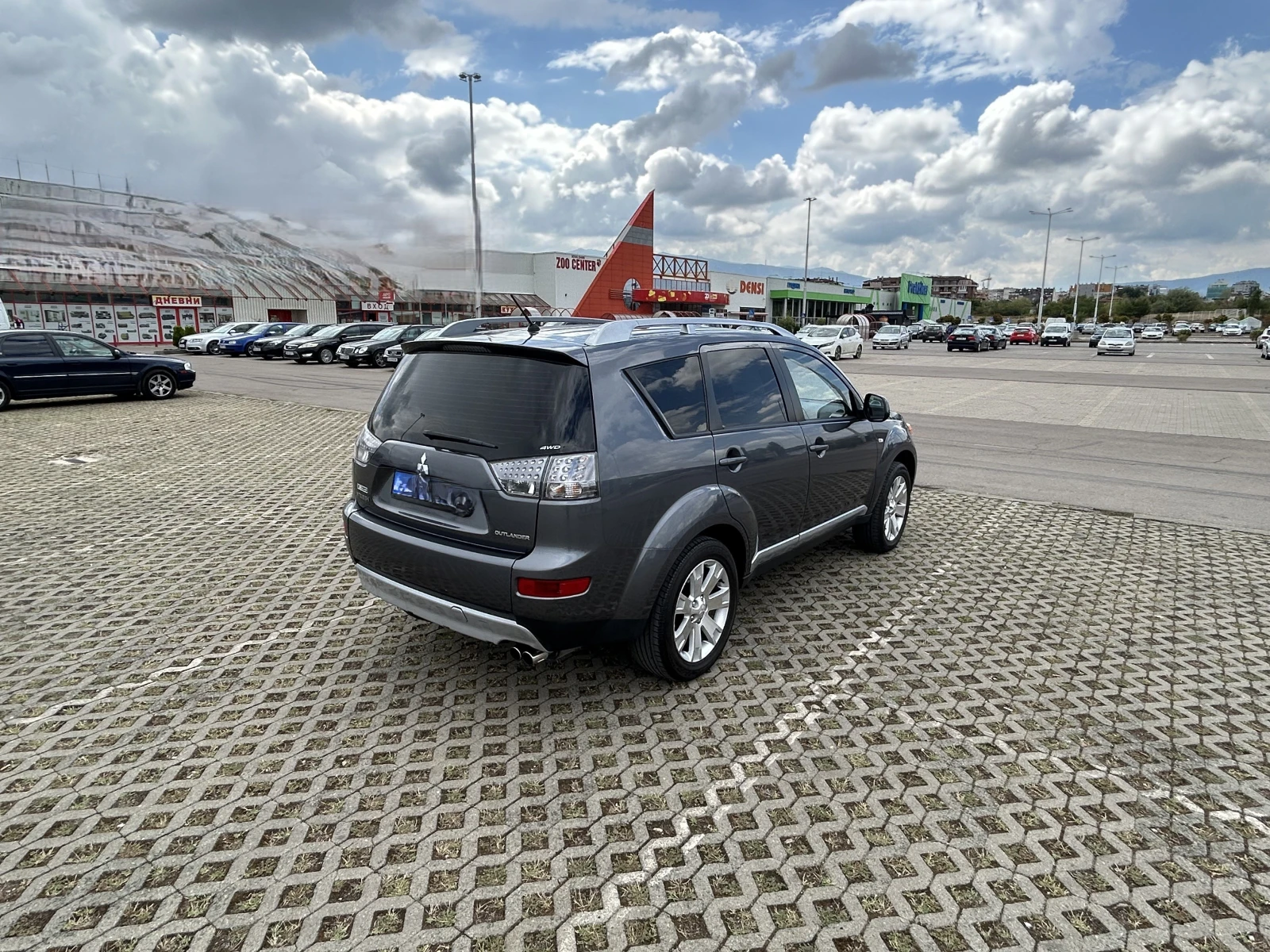 Mitsubishi Outlander 2.0, снимка 7 - Автомобили и джипове - 56744654