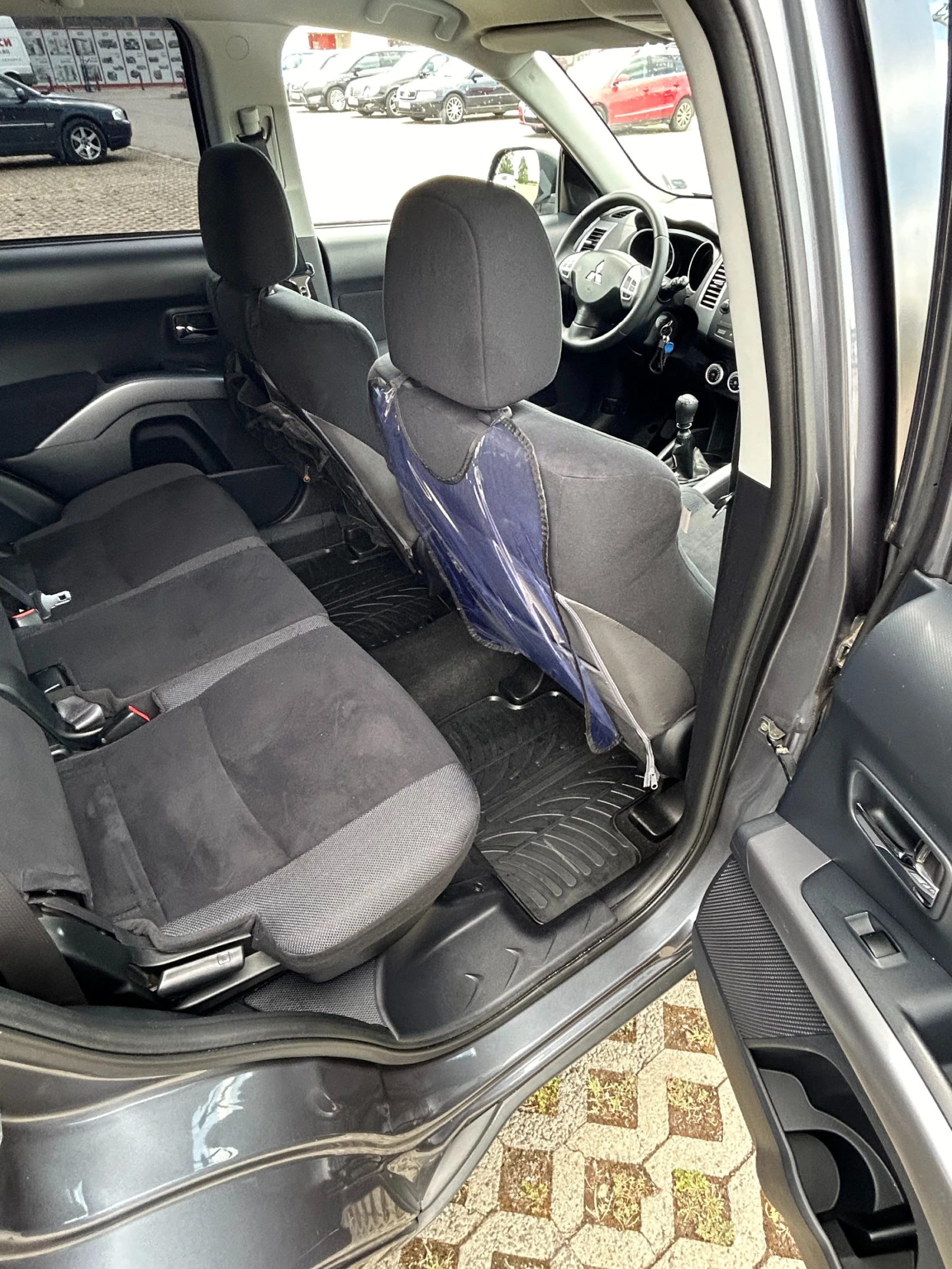Mitsubishi Outlander 2.0, снимка 10 - Автомобили и джипове - 56744654