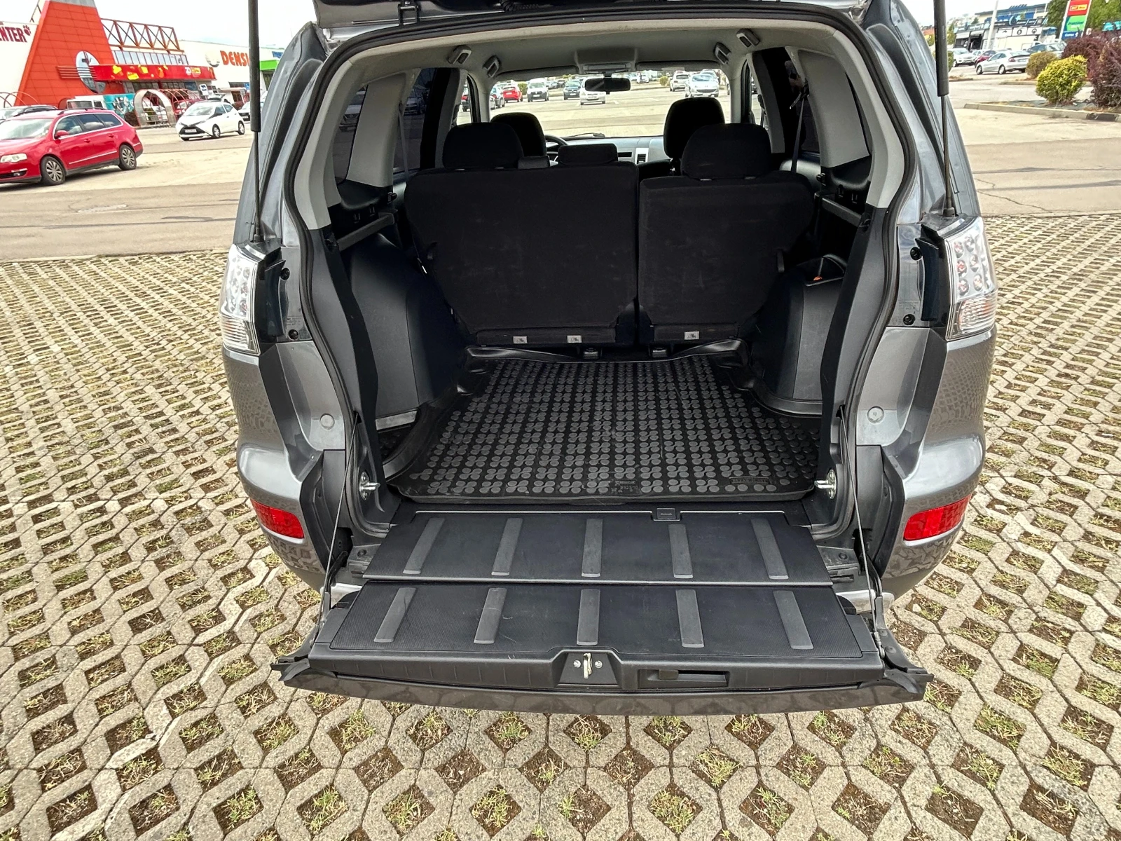 Mitsubishi Outlander 2.0, снимка 9 - Автомобили и джипове - 56744654