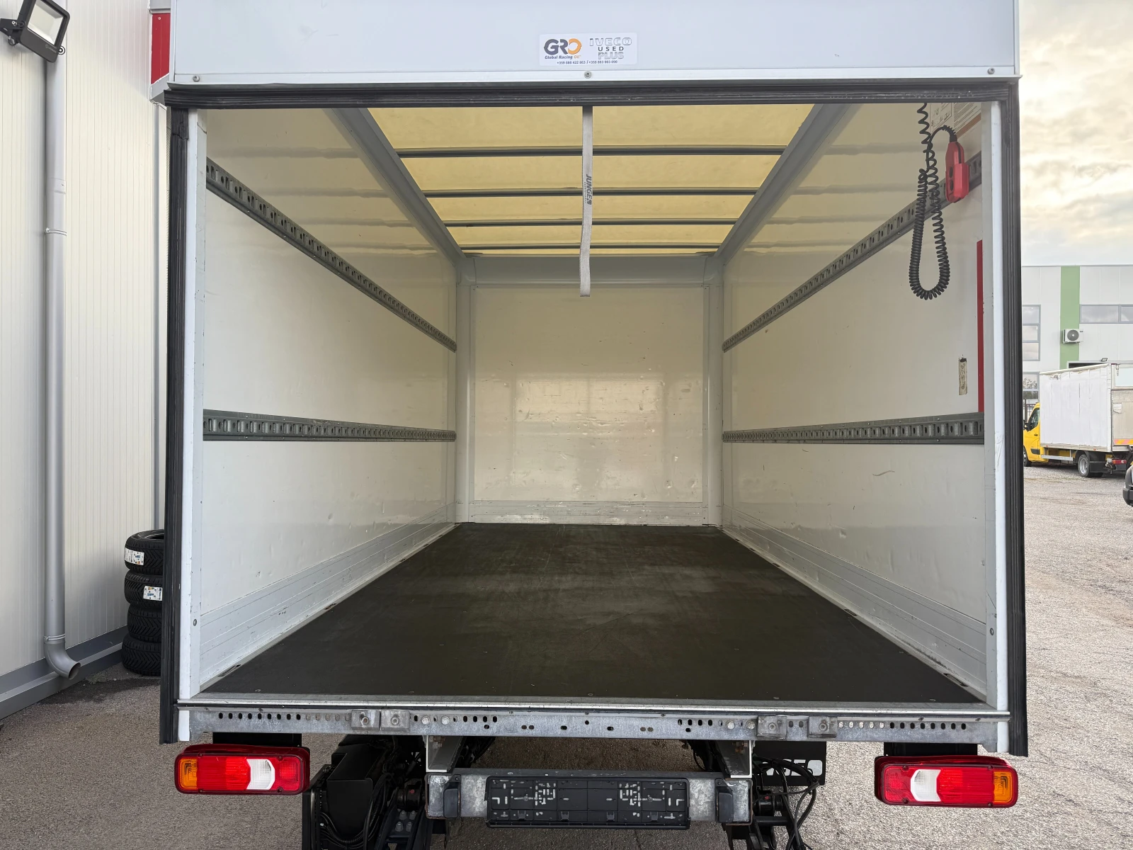 Iveco Daily 35C16 Категория "Б" НАЛИЧЕН - изображение 4