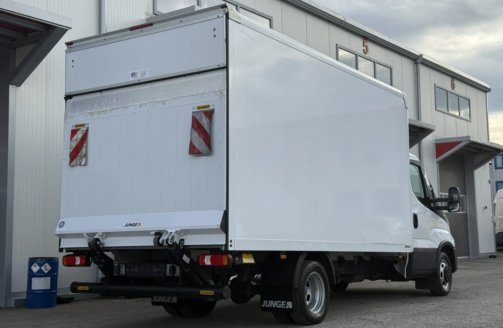 Iveco Daily 35C16 Категория "Б" НАЛИЧЕН - изображение 6