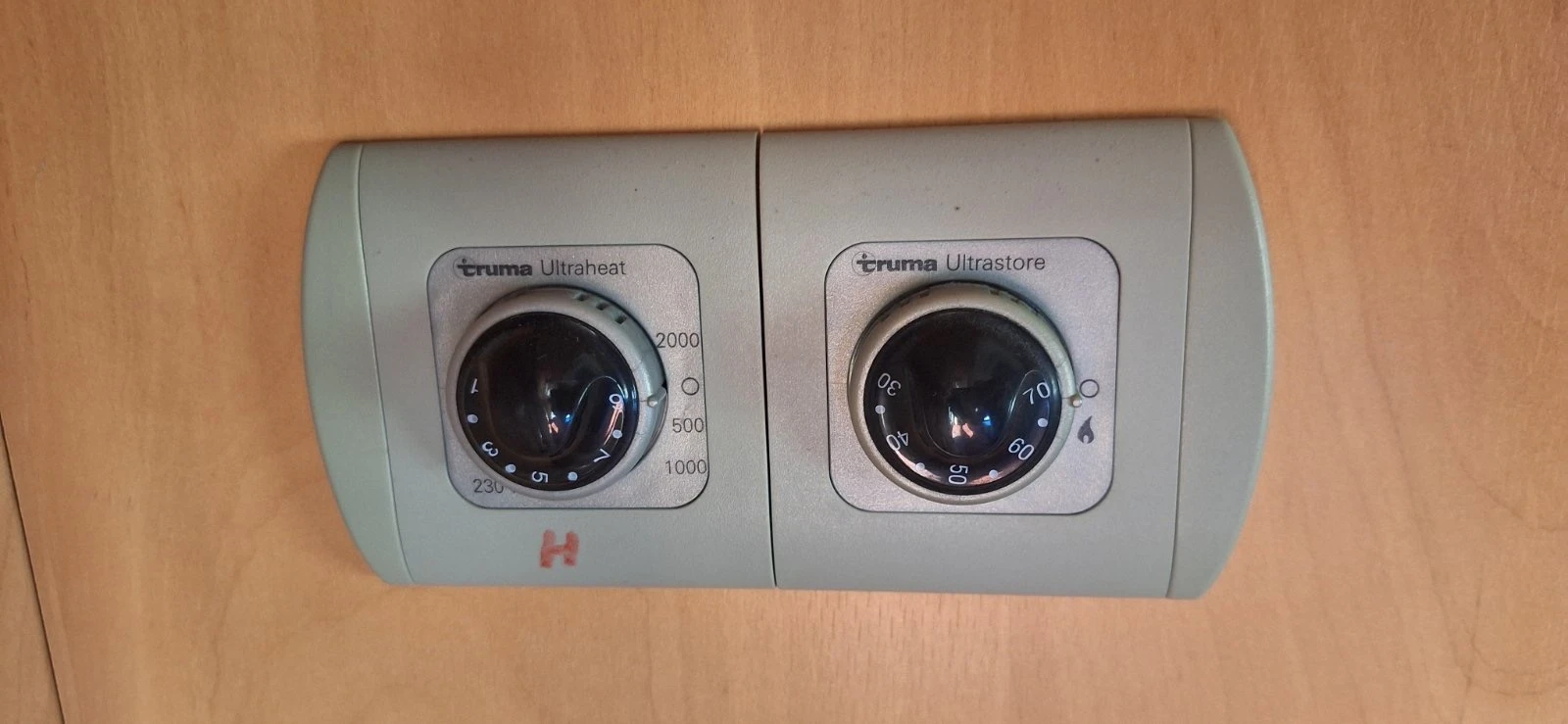 Каравана Swift Lunar Galaxy 400, снимка 9 - Каравани и кемпери - 54347191