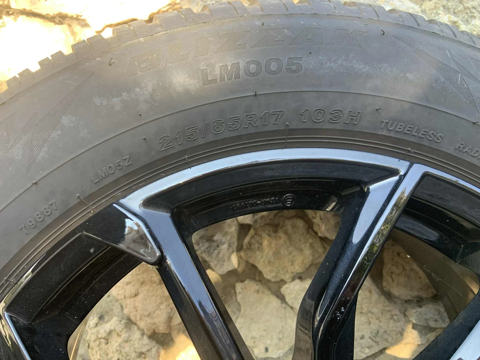    215/65R17  Kia Sportage | Mobile.bg   3