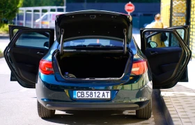 Opel Astra J Sedan 1.6 CDTI, снимка 6