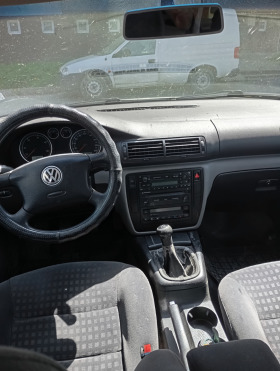 VW Passat, снимка 5 - Автомобили и джипове - 45221702
