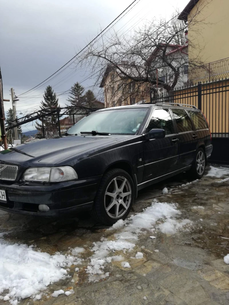 Volvo V70 AWD, снимка 2 - Автомобили и джипове - 48085178