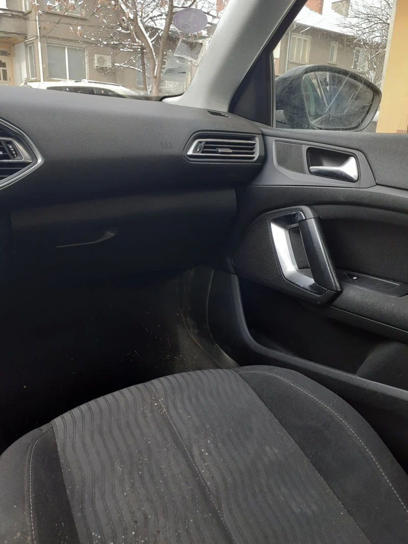 Peugeot 308 1.6 2014г, снимка 8 - Автомобили и джипове - 49183135