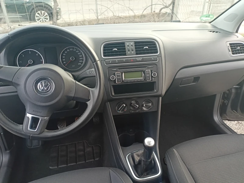 VW Polo 1.6TDI, снимка 8 - Автомобили и джипове - 49316926