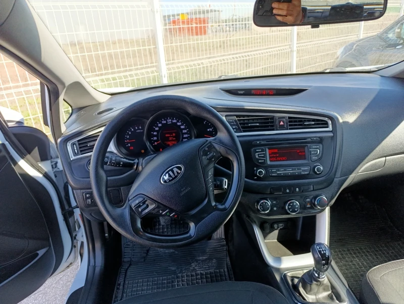 Kia Ceed 1.4crdi, снимка 12 - Автомобили и джипове - 49522949