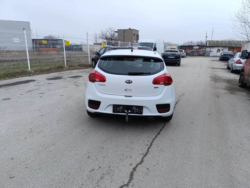 Kia Ceed 1.4crdi, снимка 5 - Автомобили и джипове - 49522949