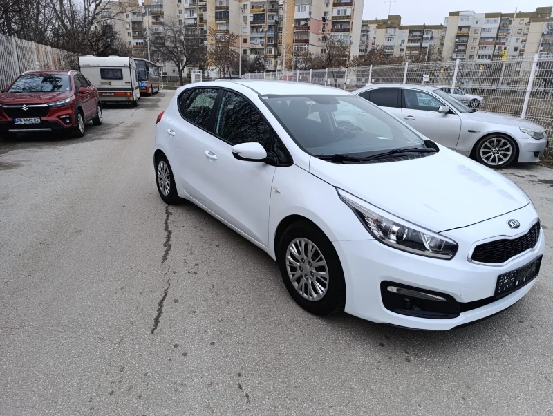 Kia Ceed 1.4crdi, снимка 3 - Автомобили и джипове - 49522949