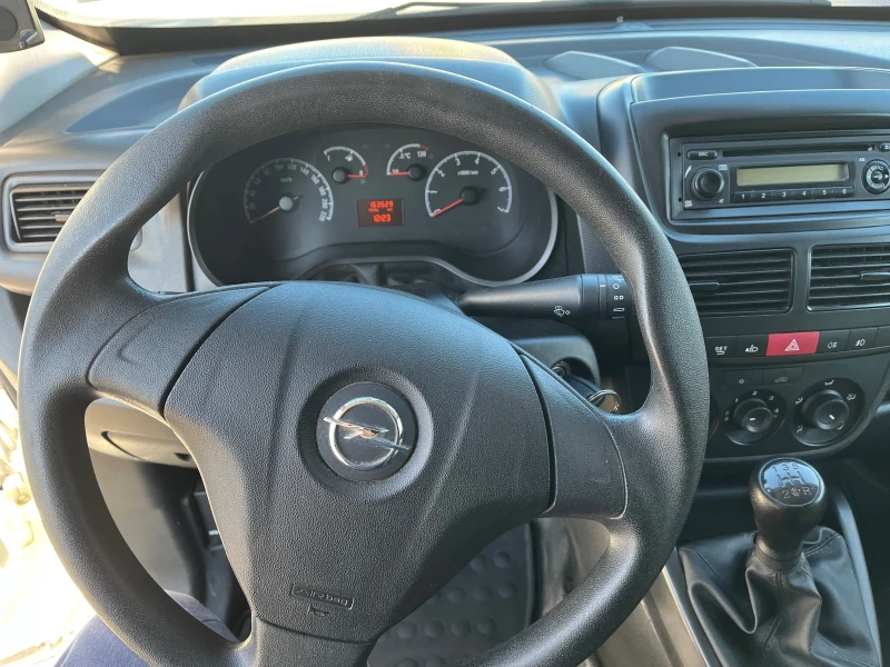 Opel Combo L2 H1 , снимка 8 - Автомобили и джипове - 52486120