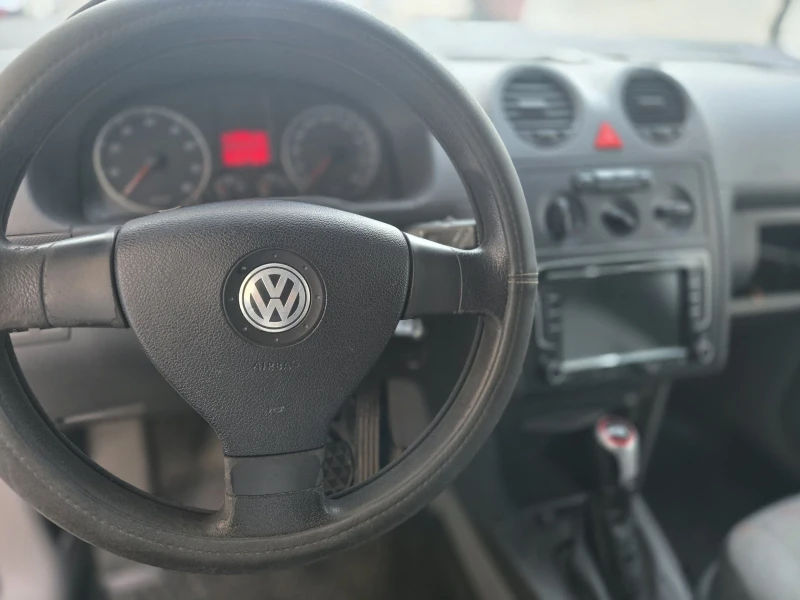 VW Caddy 2.0 EcoFuel, снимка 11 - Автомобили и джипове - 52683335