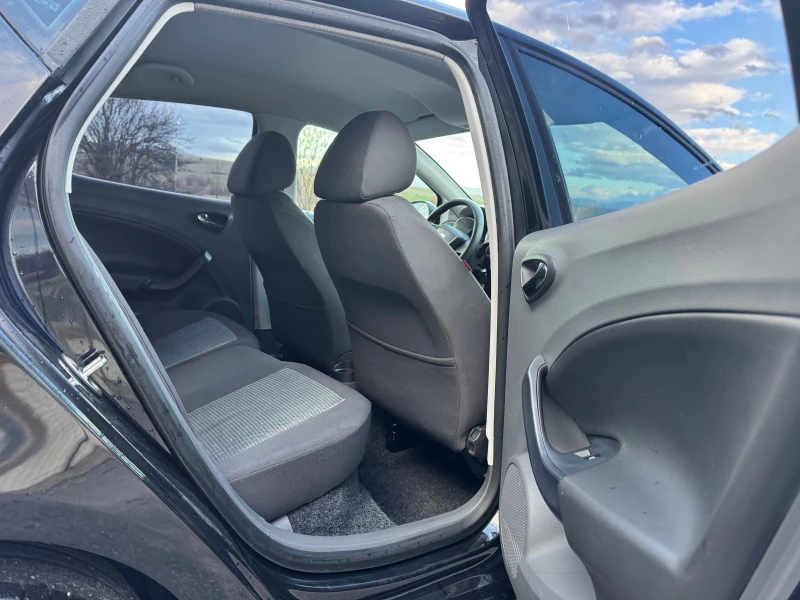 Seat Ibiza 1.4i , снимка 15 - Автомобили и джипове - 52504504